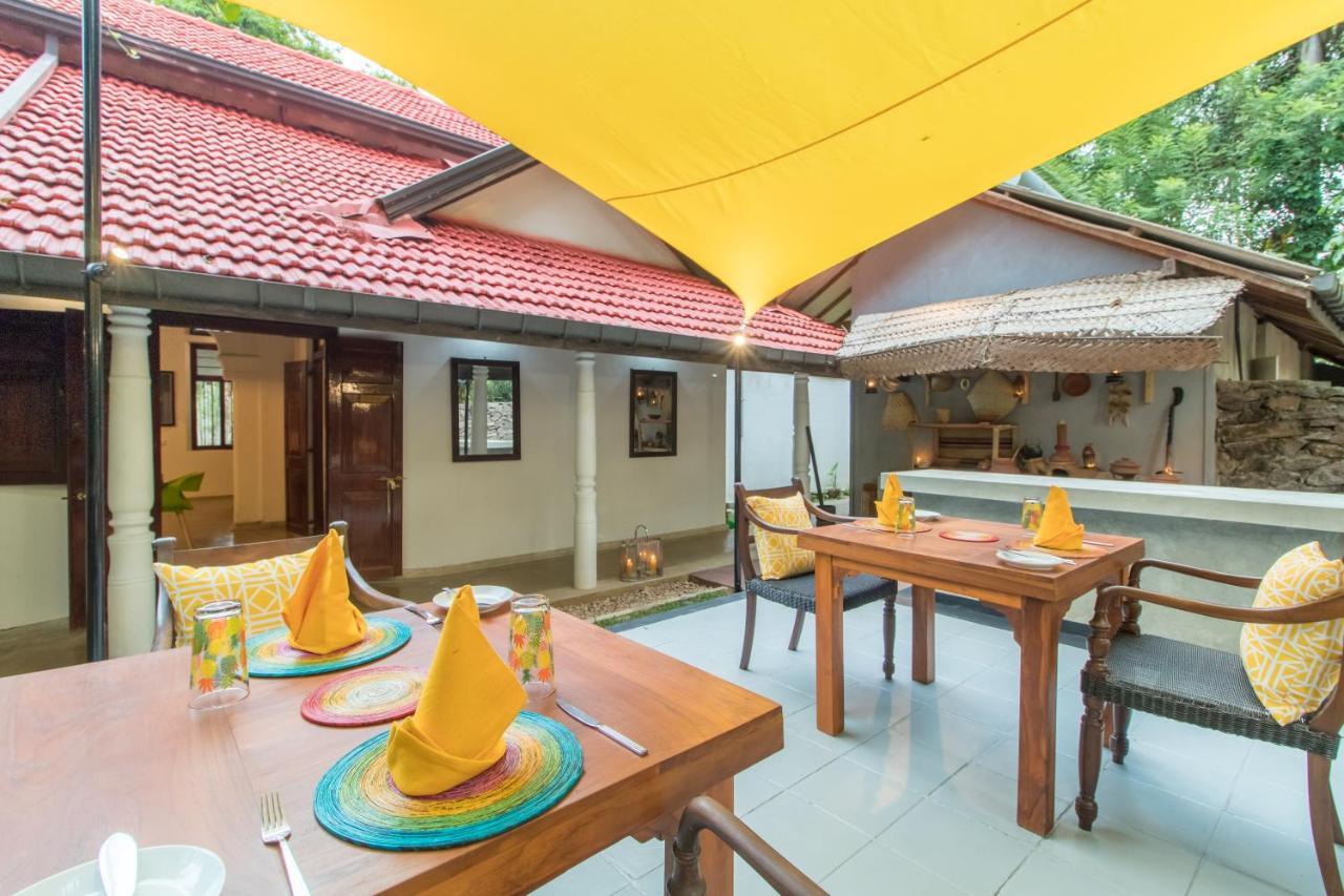 The Pineapple Villa Gampaha Exterior foto